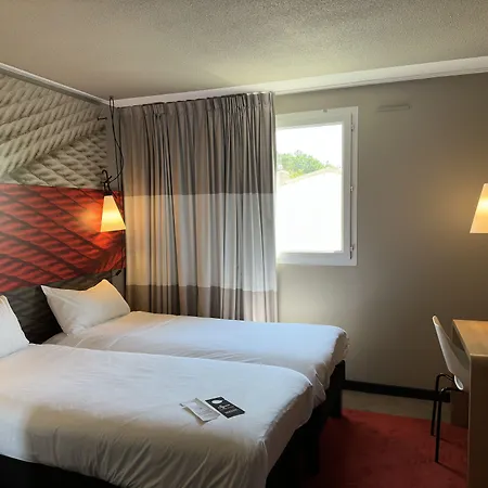 Ibis 3*